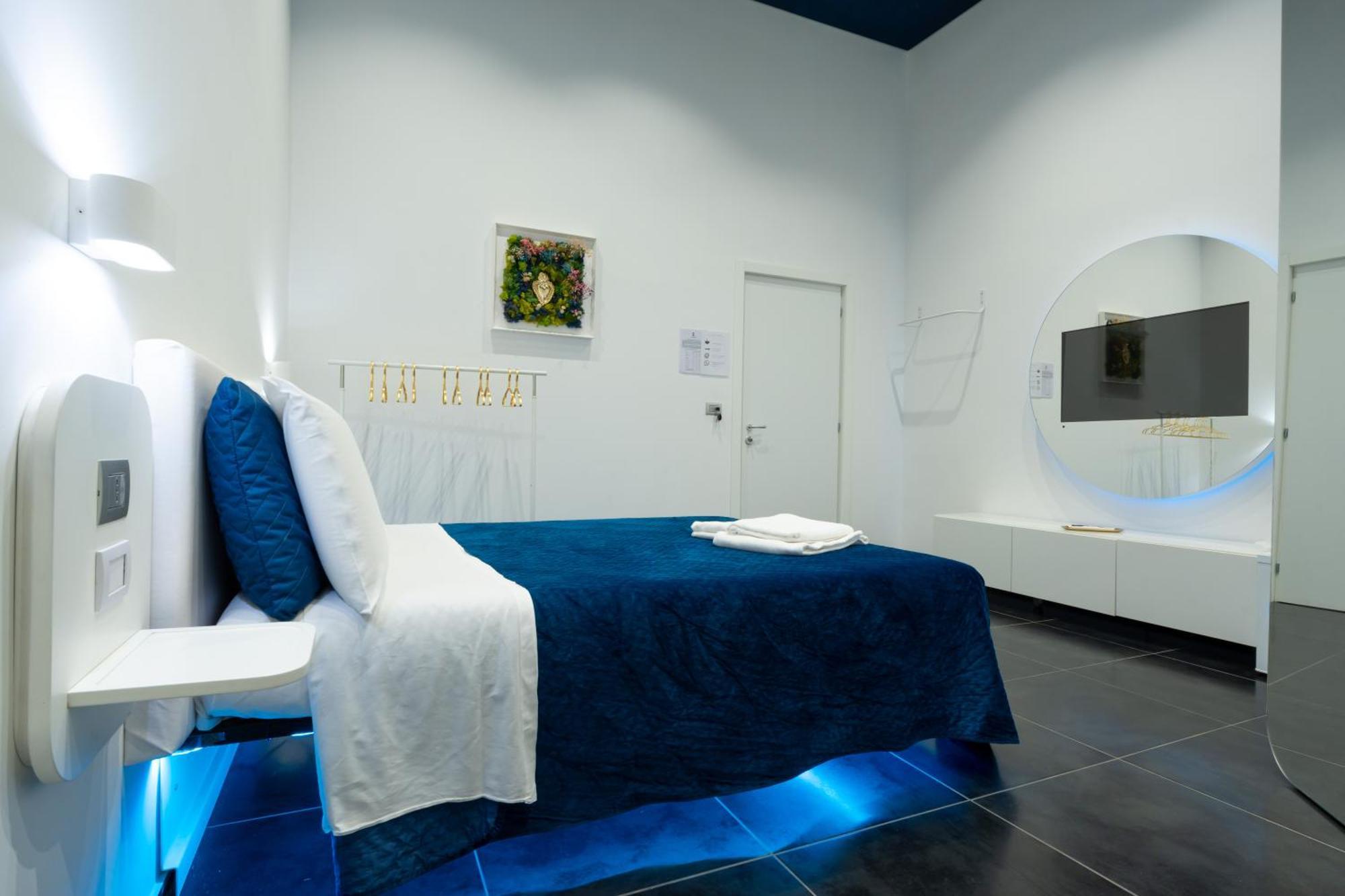 Skyhouse Chiatamone Bed and Breakfast Napoli Eksteriør billede