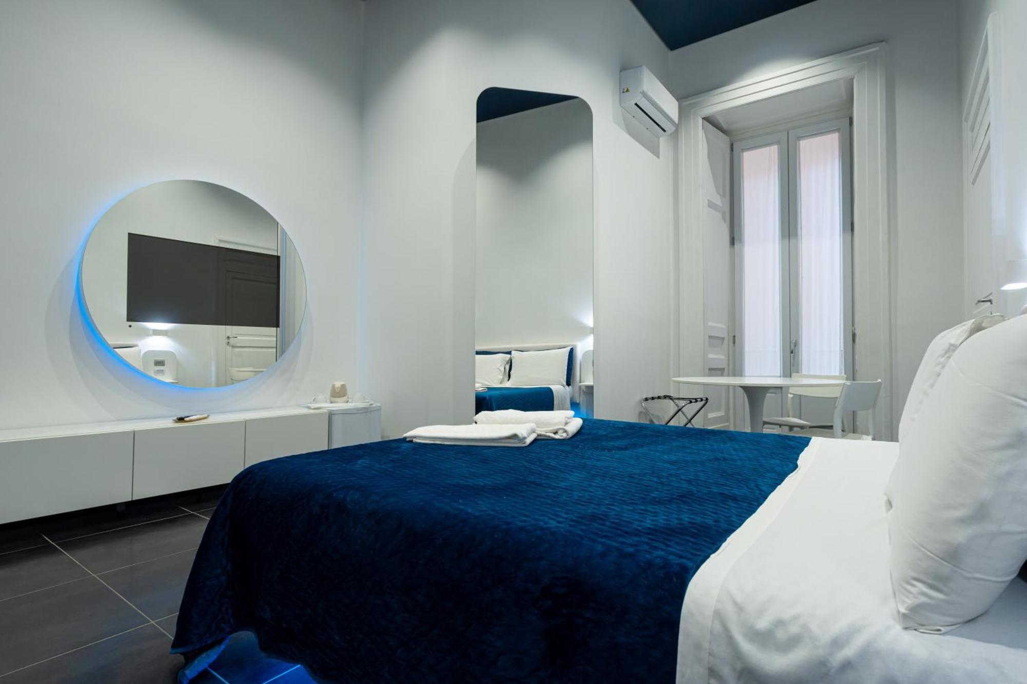 Skyhouse Chiatamone Bed and Breakfast Napoli Eksteriør billede