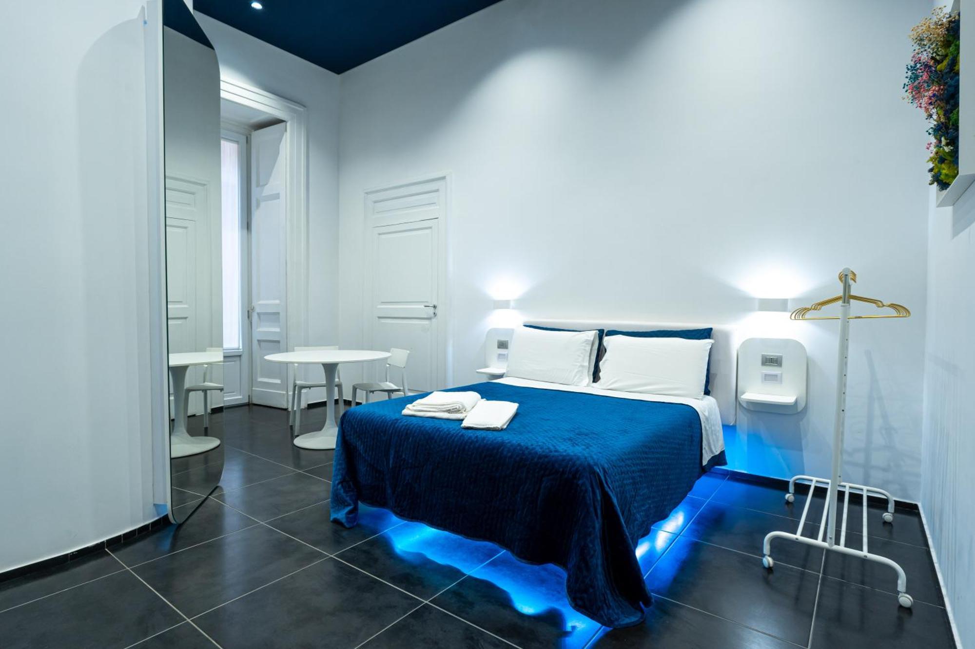 Skyhouse Chiatamone Bed and Breakfast Napoli Eksteriør billede