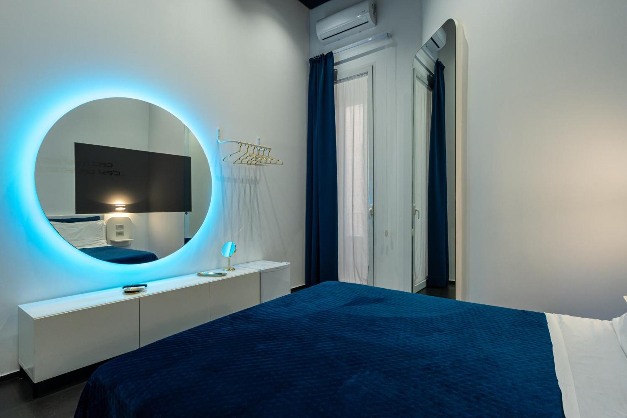 Skyhouse Chiatamone Bed and Breakfast Napoli Eksteriør billede