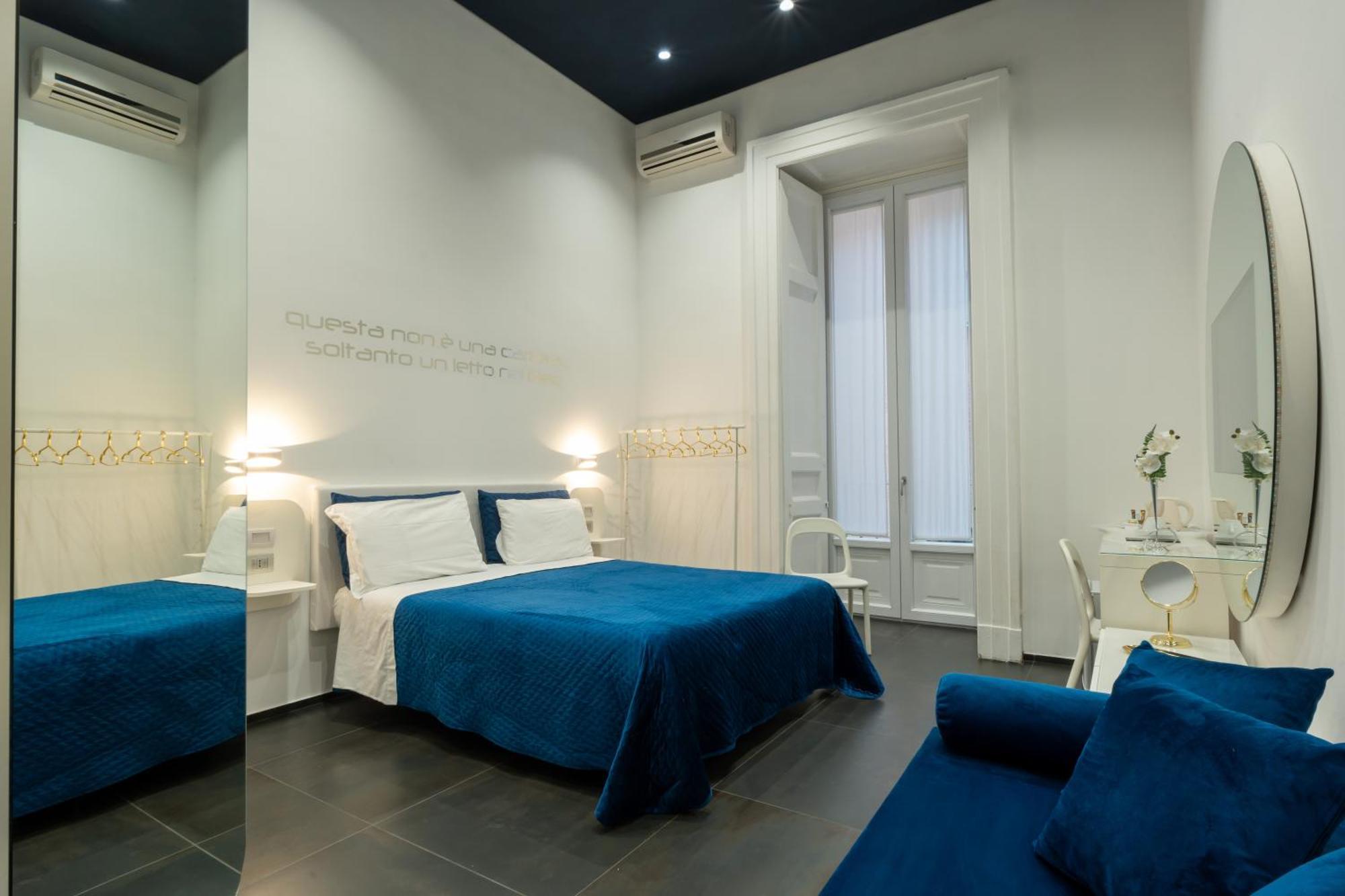 Skyhouse Chiatamone Bed and Breakfast Napoli Eksteriør billede