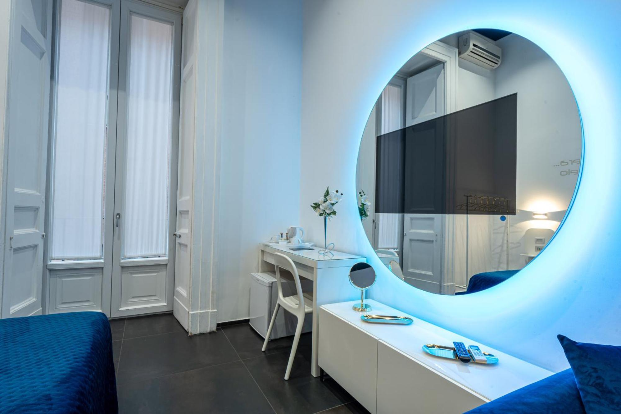 Skyhouse Chiatamone Bed and Breakfast Napoli Eksteriør billede
