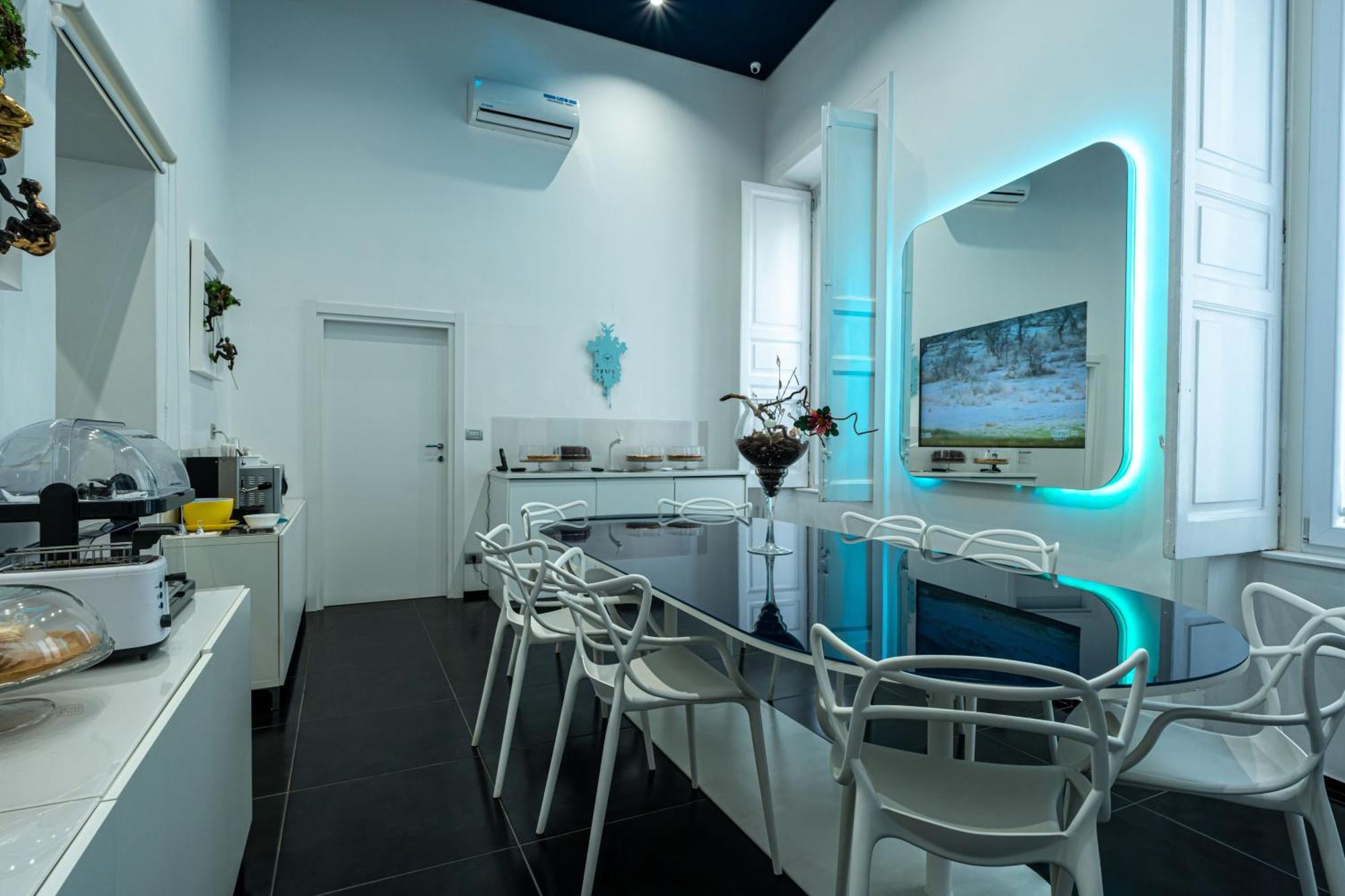 Skyhouse Chiatamone Bed and Breakfast Napoli Eksteriør billede