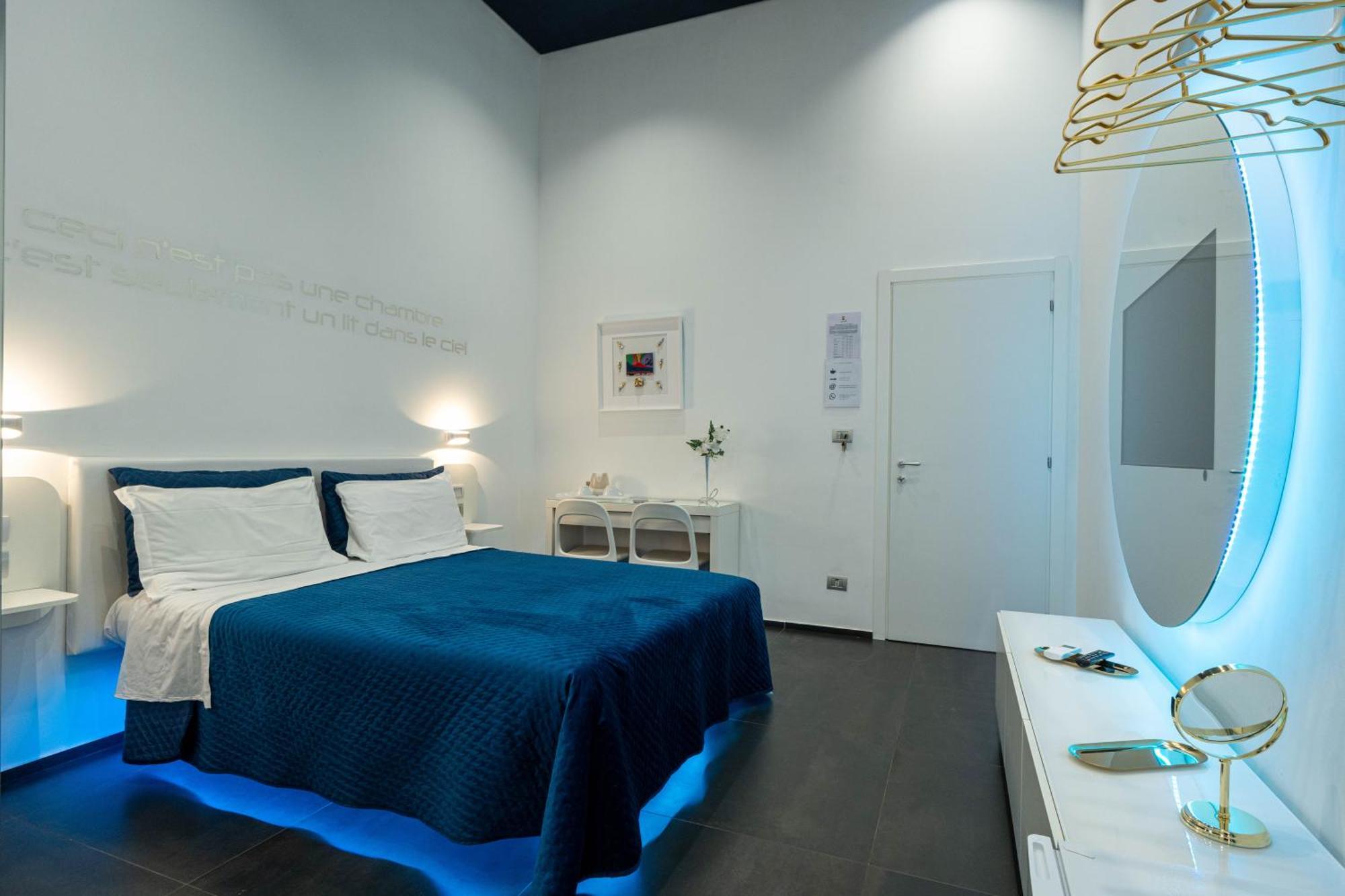 Skyhouse Chiatamone Bed and Breakfast Napoli Eksteriør billede