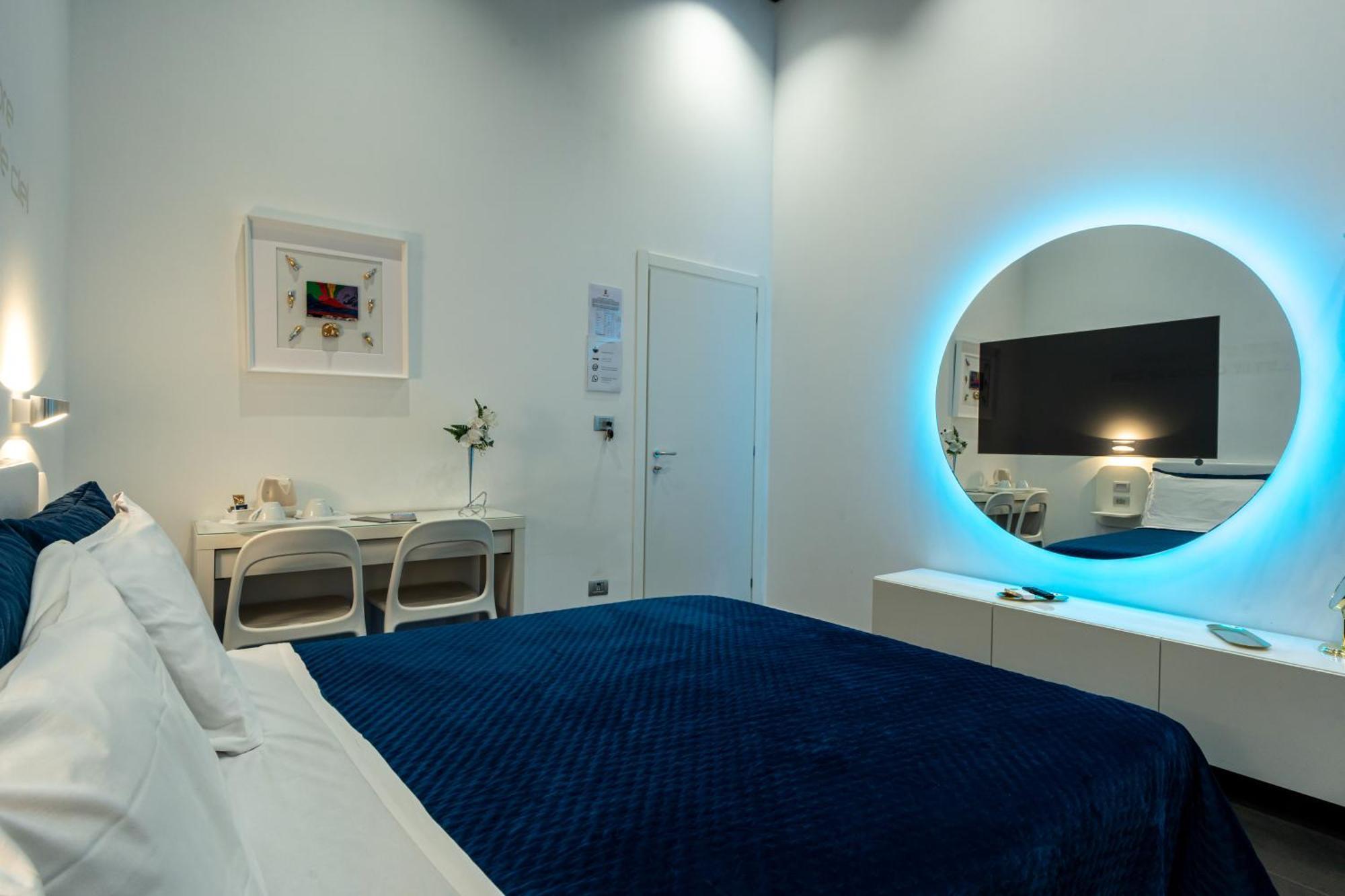 Skyhouse Chiatamone Bed and Breakfast Napoli Eksteriør billede